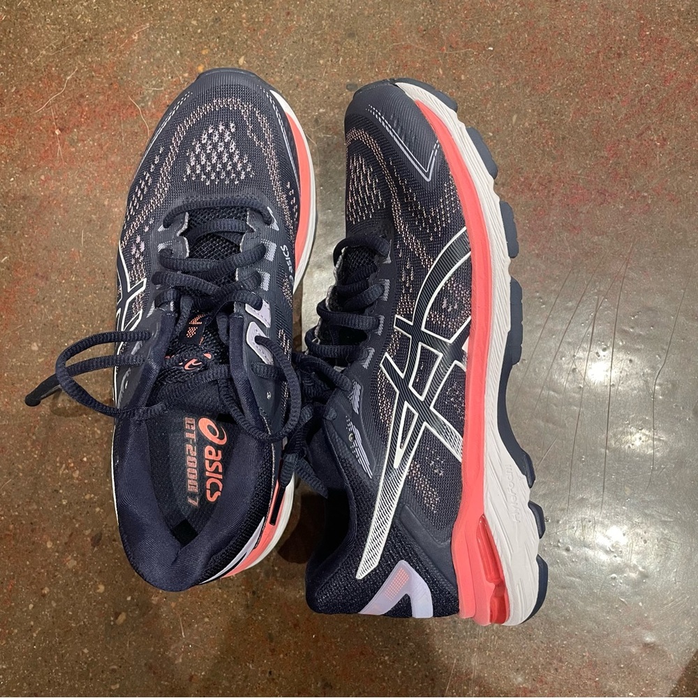 Brand new ASICS GT 2000